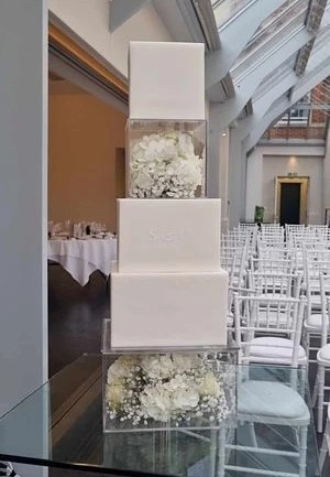 Botleys Mansion wedding cakes