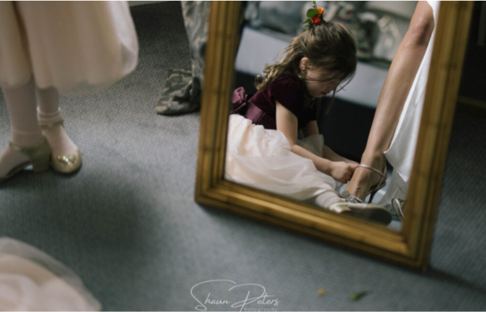 detailed wedding shot by Shaun Peters top wedding photograher in surrey