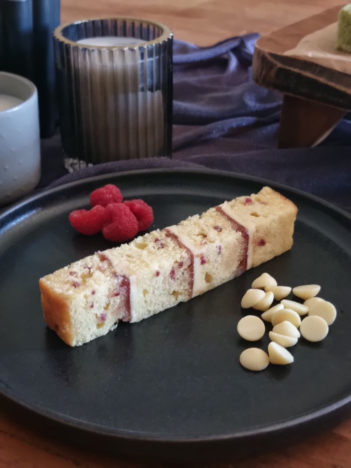 White Chocolate and raspberry wedding cake flavour London
