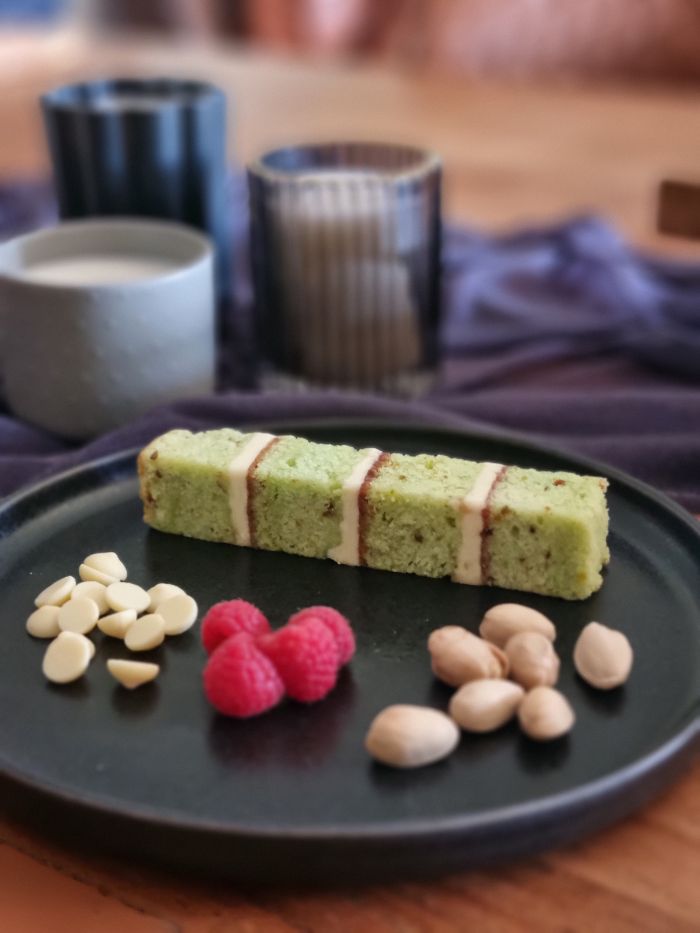 Pistachio white chocolate and raspberry wedding cake flavours london