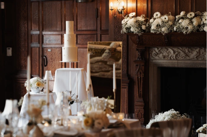 Wedding cake with minimalist design