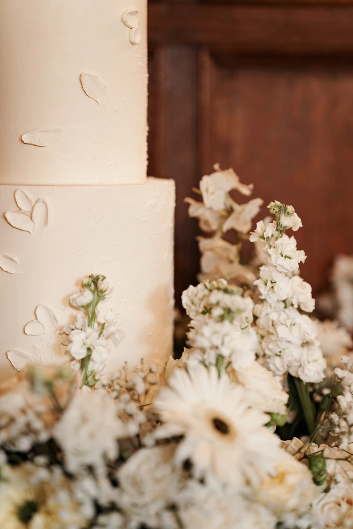 Stunning textures and fresh floral wedding cake display