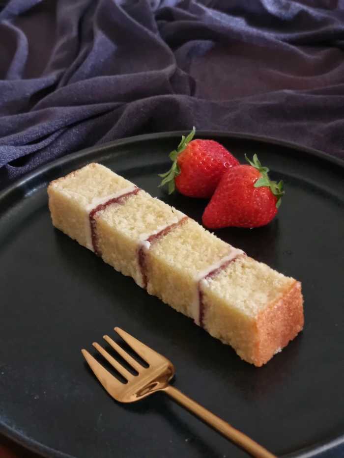 Wedding cake finger slice